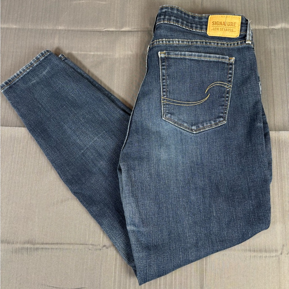 Signature by Levi Strauss MidRise Skinny Jeans Blue Wash Women’s Size 10M(30x30)